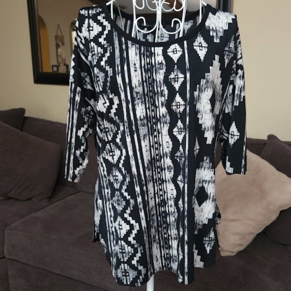 Suzie in the City sz large top black/white